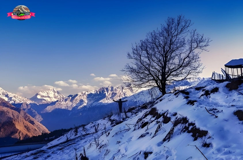 Snow covered auli with customer of Manchala Mushafir posing for photo shoot