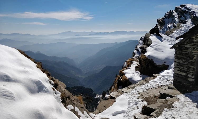 Snow covered Chopta