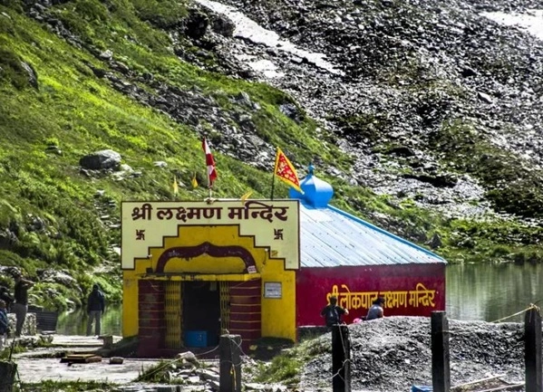 Laxman temple near Hemkund Sahib Gurudwara