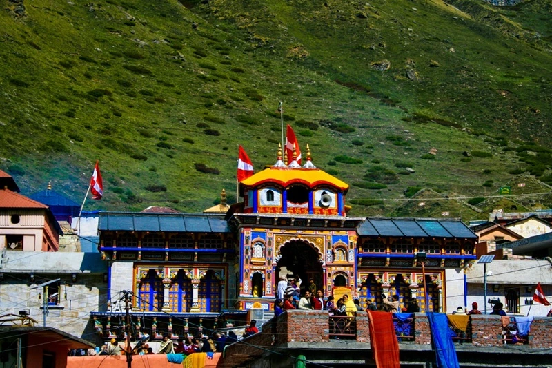 Gateway to Heave, Badrinath is one of the most famous temple in Uttarakhand and is an integral part of chota char dham yatra and char dham yatra