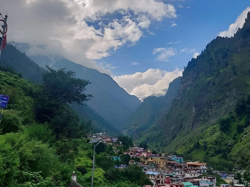 Lush green valley of Pandukeshwar