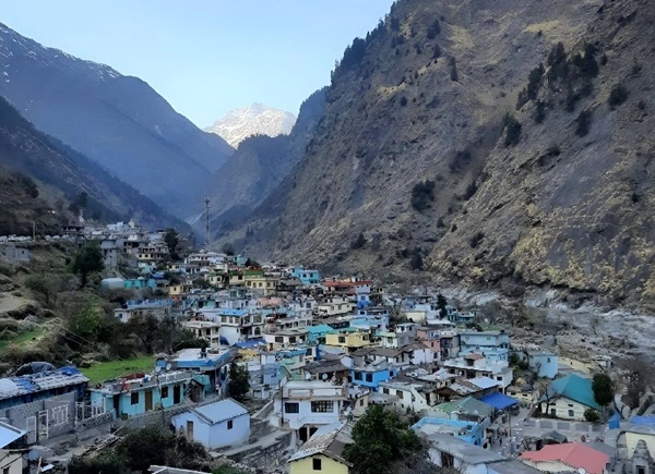 Beautiful village of Pandukeshwar located in the lap of Himalaya