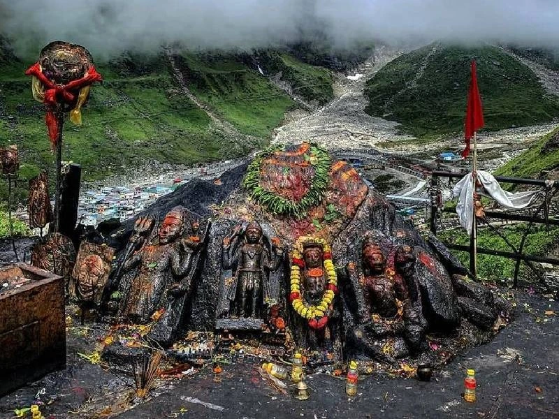 Located very close to Kedarnath temple is one of the most demanded temple for all those who are visiting going on char dham yatra