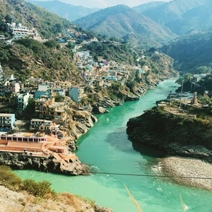 Close view of Devprayag sangam, one of the most demanded siteseeing in Kedarnath trip package