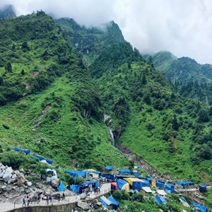 Beautiful view of Kedarnath valley during our trek to Kedarnath