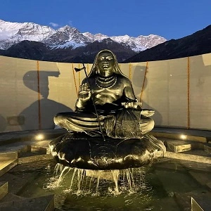 Adi shankaracharya statue situated just behind the Kedarnath temple