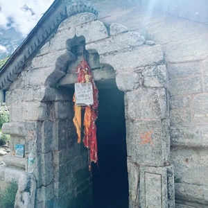 Retas kund, the miraculous pond in which bubble comes out on taking the name of lord shiva