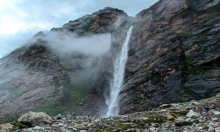 Vasudhara Waterfall near Badrinath temple